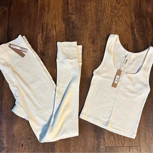 SKIMS MEDIUM TWO PEICE SET COLOR BONE NEW